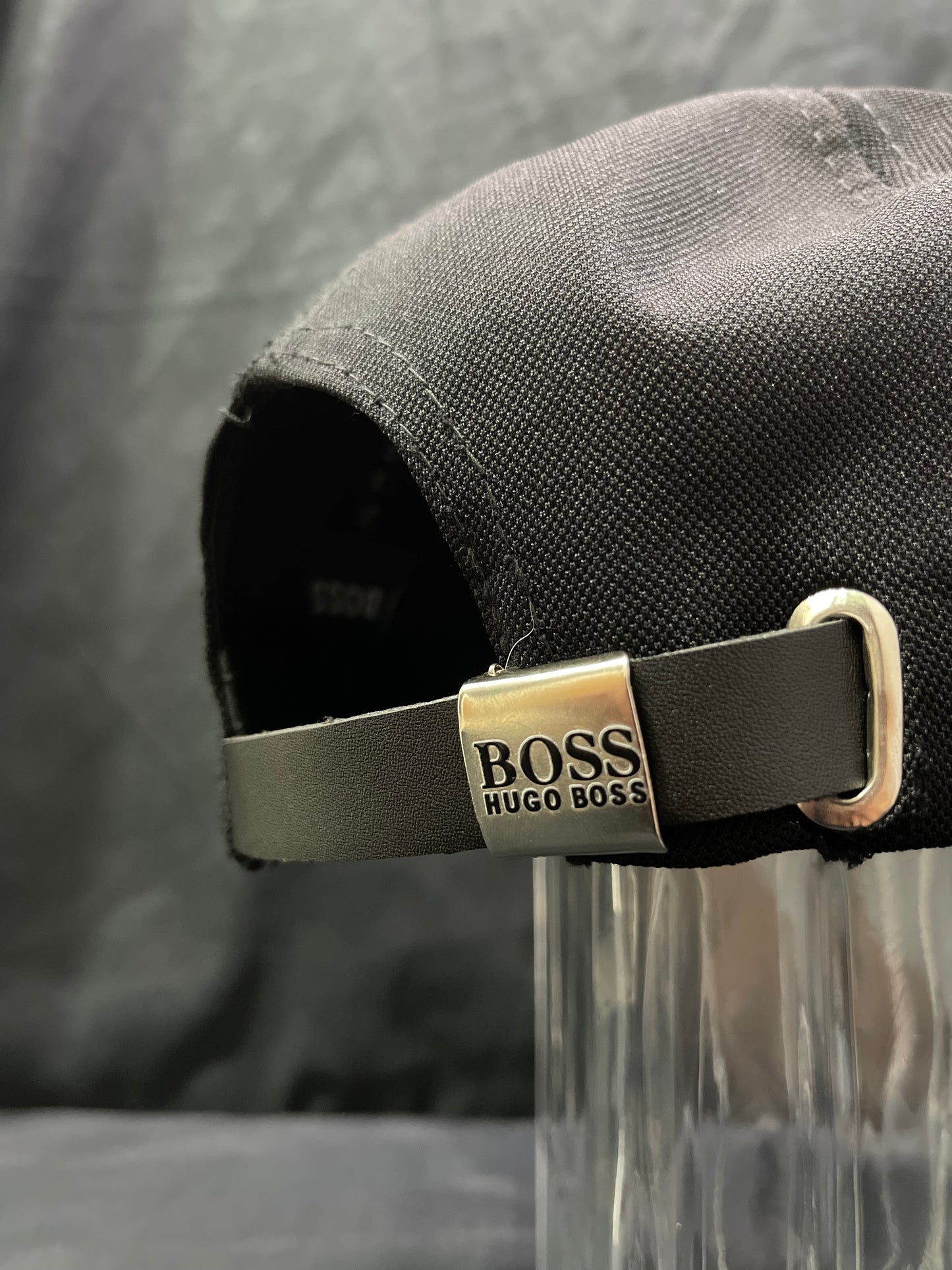 GORRA HUGO BOSS - Hugo firma negra roja