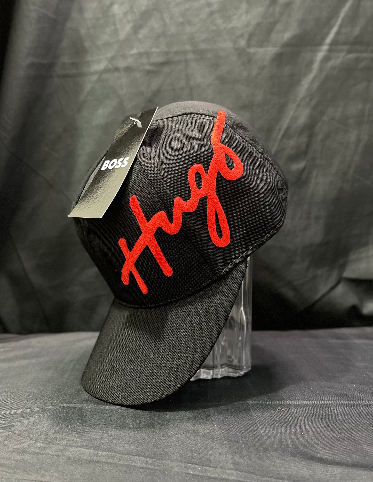 GORRA HUGO BOSS - Hugo firma negra roja